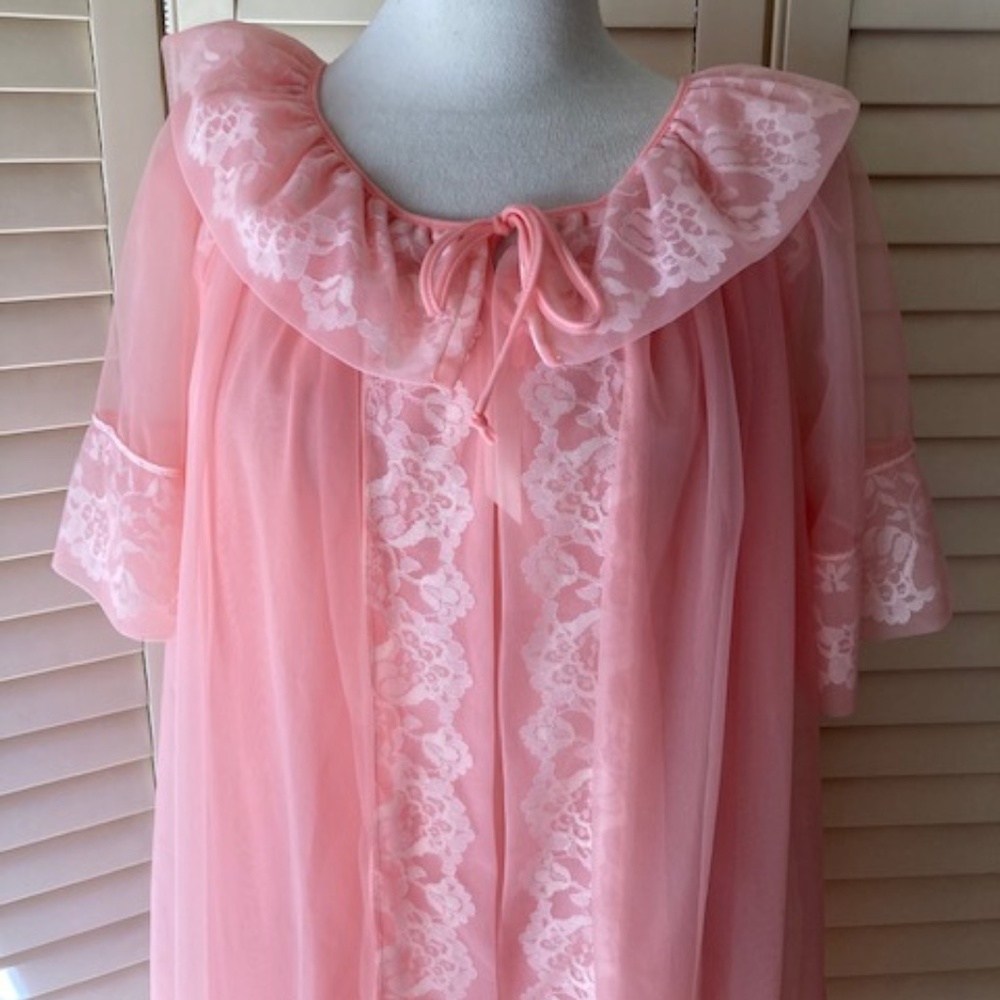1960's Berkliff Peach Chiffon Peignoir Set - image 1